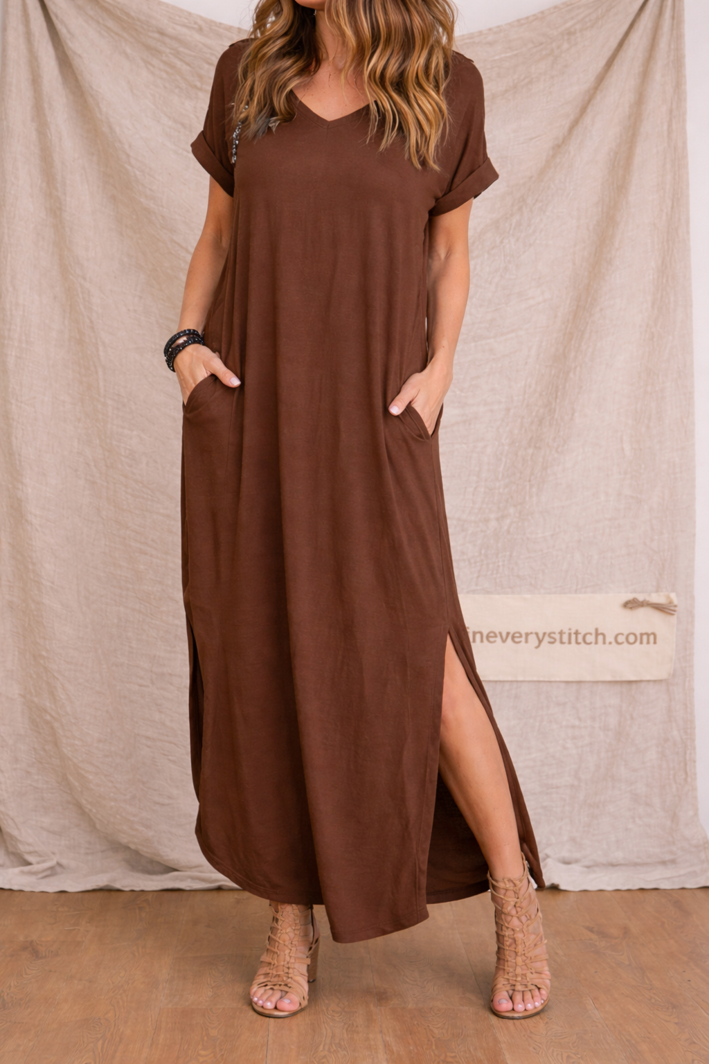 Relaxed V-Neck Pocket Maxi Dress