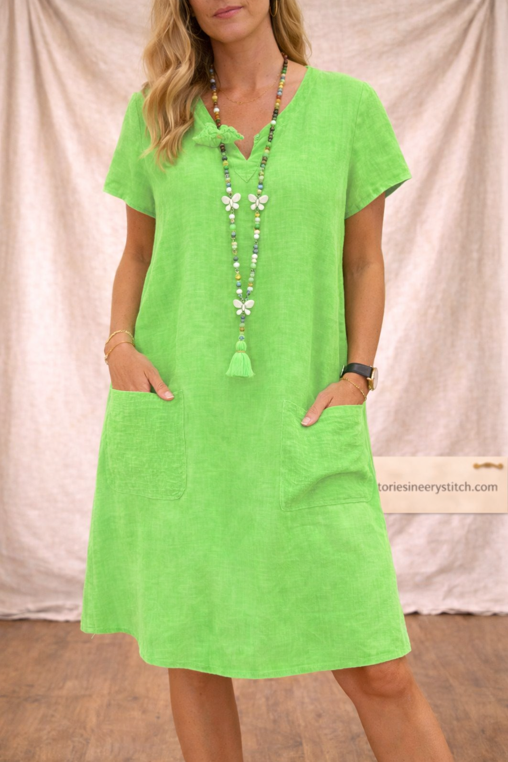 Casual Mini Dress with V-Neck, Short Sleeves and Pockets – Relaxed Fit
