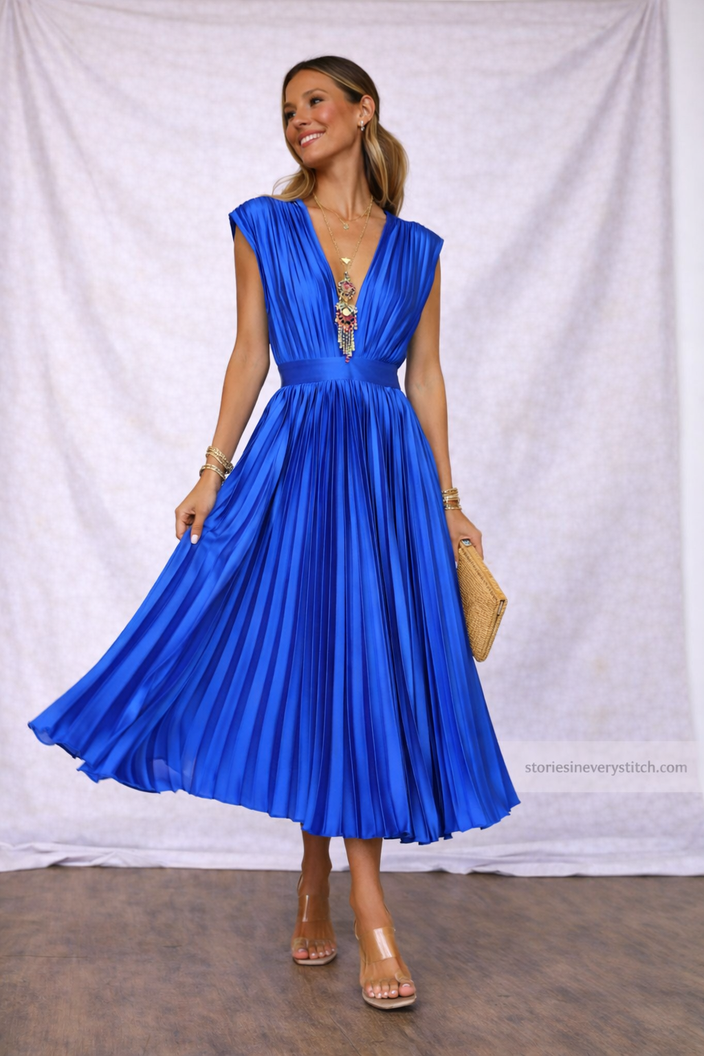 Women’s Pleated Maxi Dress – Elegant V-Neck Sleeveless Flowing Party Dress