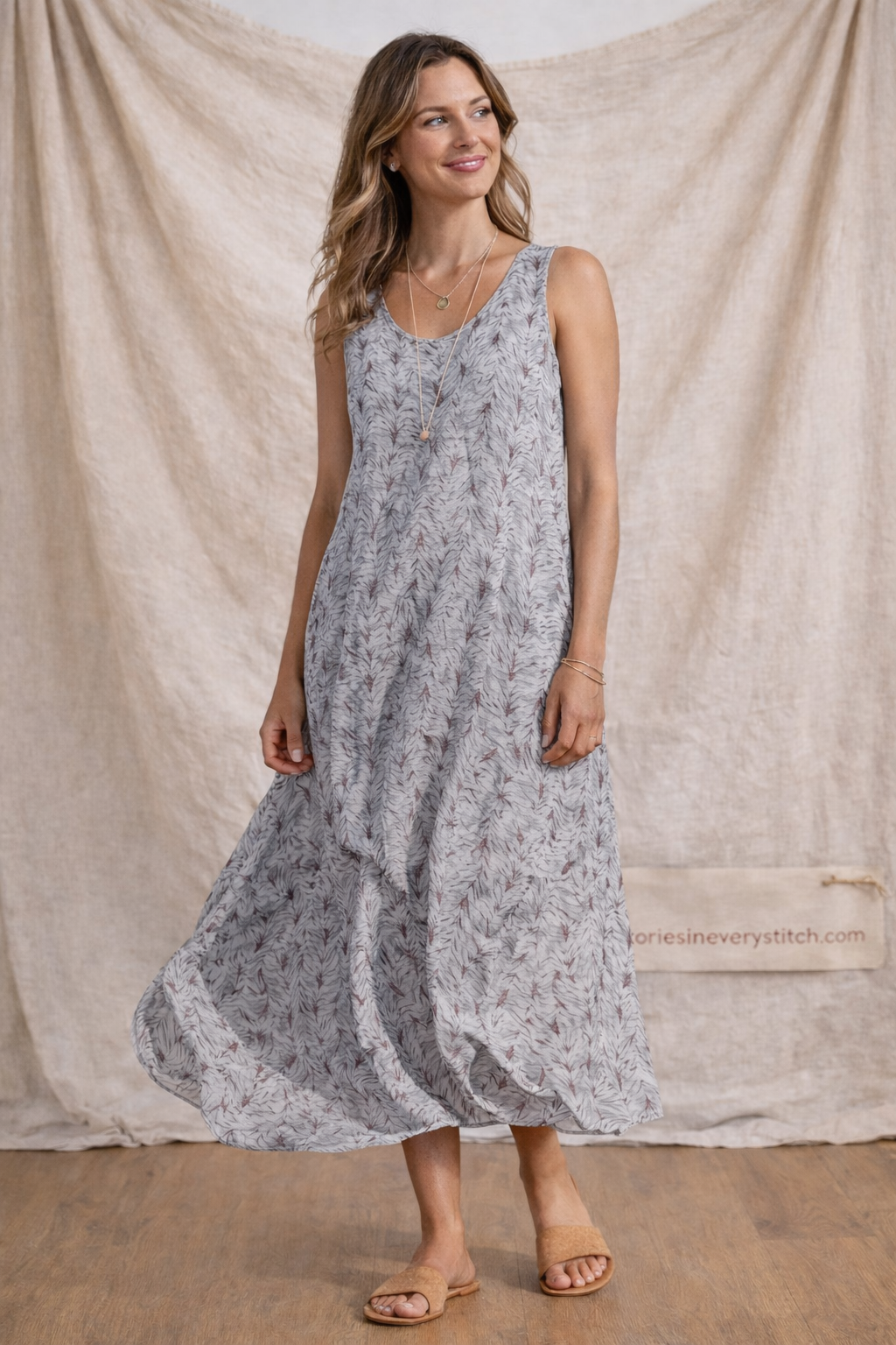 Sleeveless Leaf Print Flowy Midi Dress